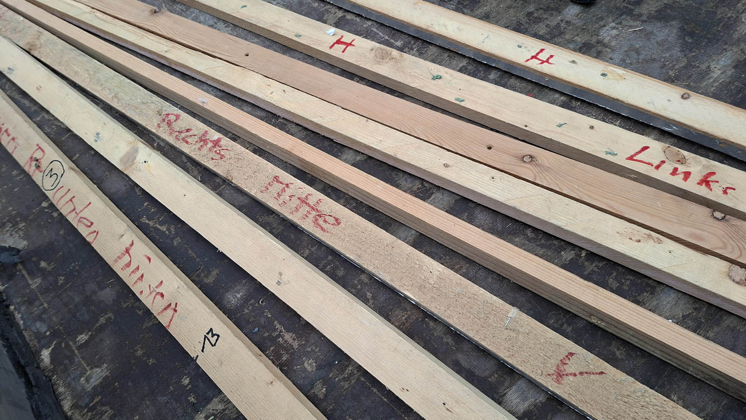 Anhänger Lattenchaos